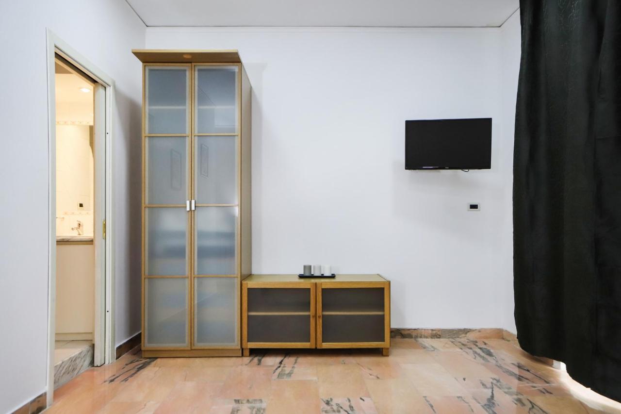 Modern Apartment At Piazza Del Gesu' By Wonderful Italy Neapel Exterior foto